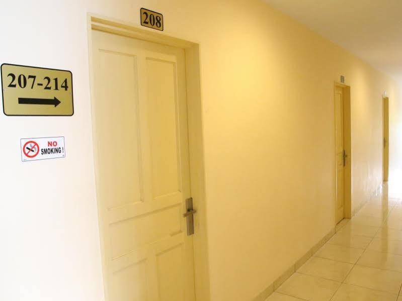 Daya Hotel Макасар Екстер'єр фото