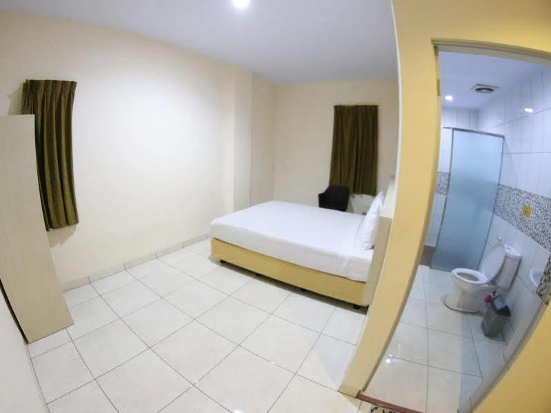 Daya Hotel Макасар Екстер'єр фото